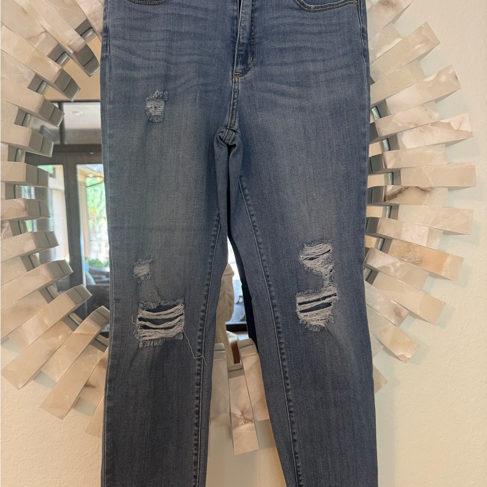 Women's Universal Thread Distressed High Rise Slim Straight Jeans